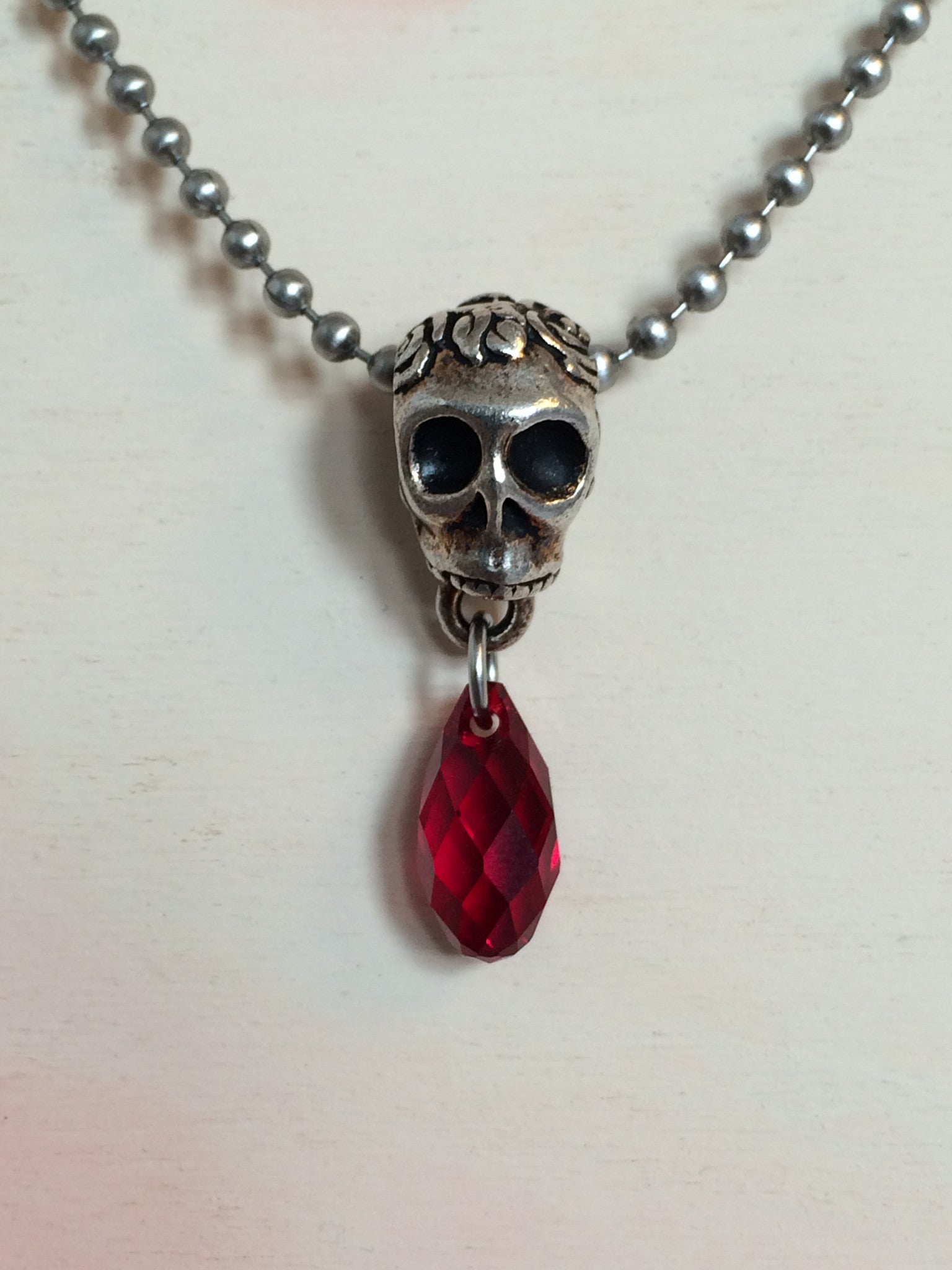 Swarovski crystal sales skull necklace
